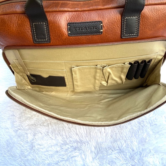 Trask Jackson Slim Zip Top Bison Leather Bag - Picture 8 of 8
